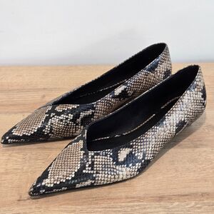 COS Womens 8.5 /39 Leather Snake Pointed Toe Ballet Flat Shoes 1" wedge Modern